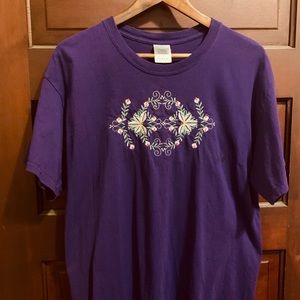 Super Cute Embroidered Vintage T-Shirt 🌻